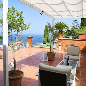 villa-athena-taormina.taorminaitalyhotels.com/